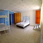 Wonderland Hostel By Gb Collection